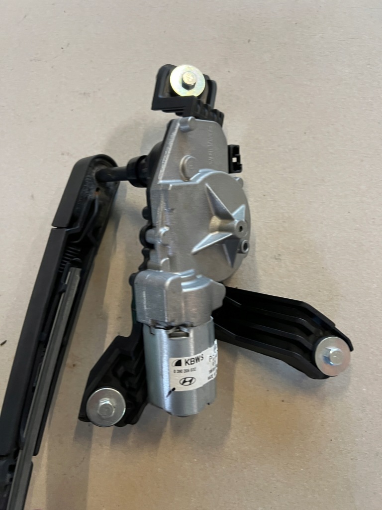 фото №9, Hyundai i30 iii kombi 17- моторчик дворники задняя рычаг