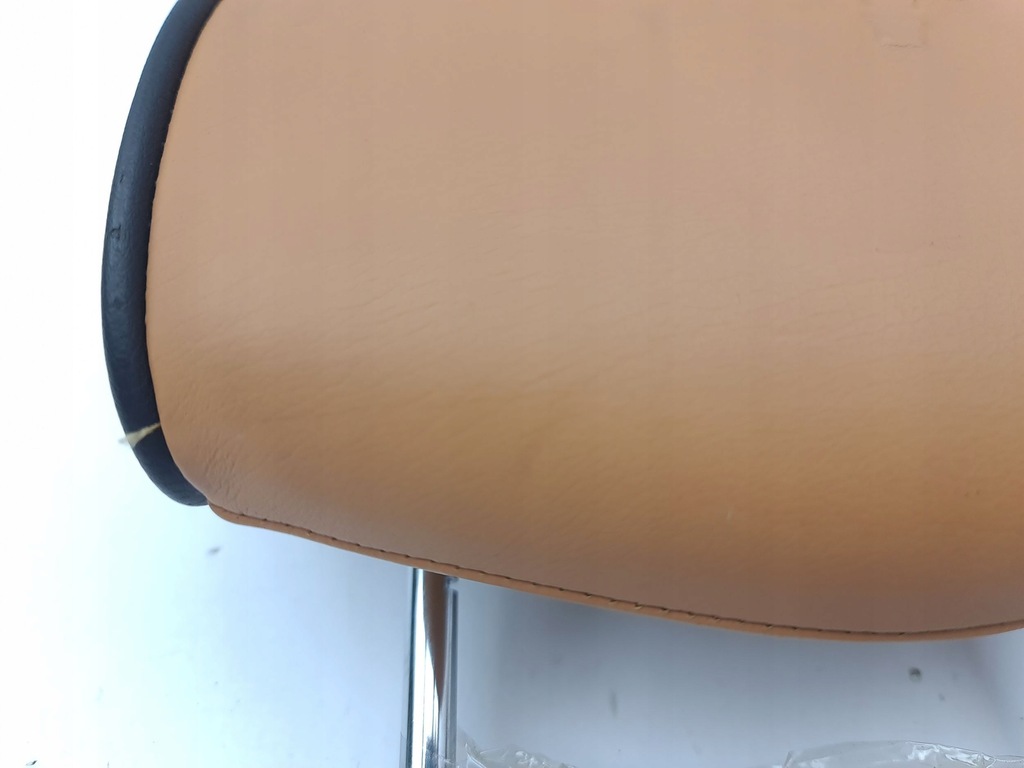 фото №6, Maserati quattroporte 2008 права сторона підголівник сидіння заднього