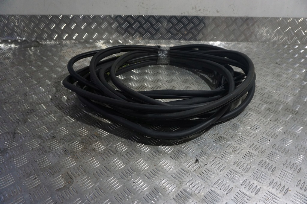 фото №1, Прокладка двері правий задня toyota prius ii 04-08