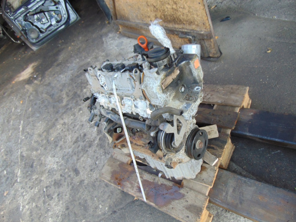 Двигун двигун стійку  cdga 1.4tsi vw passat b7 touran 110kw 290tys km Недорого