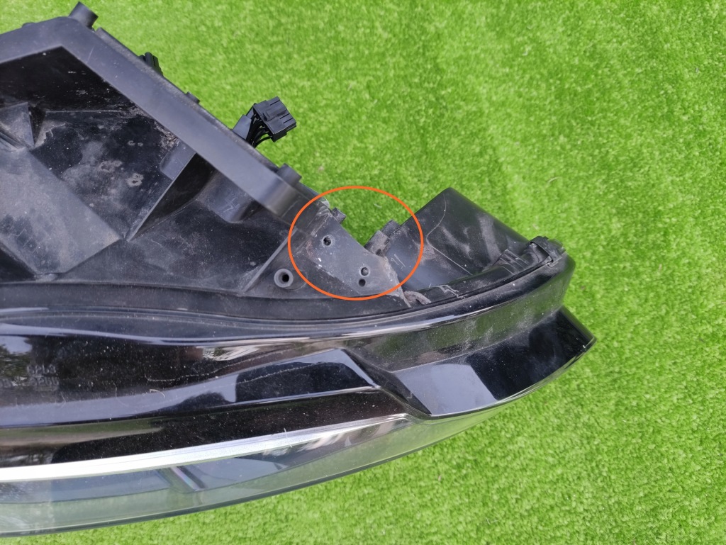 фото №14, Peugeot 308 ii t9 17- лампа права передня full led