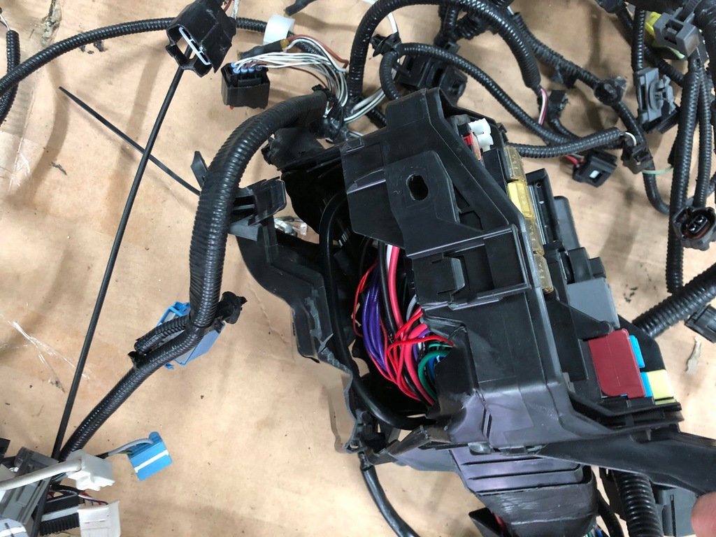 фото №9, Toyota yaris iv электропроводка жгут отсек двигателя