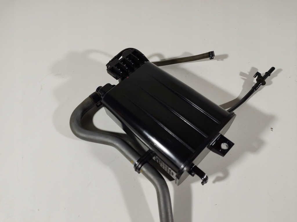 фото №10, Kia stonic 17- фильтр угольный топлива