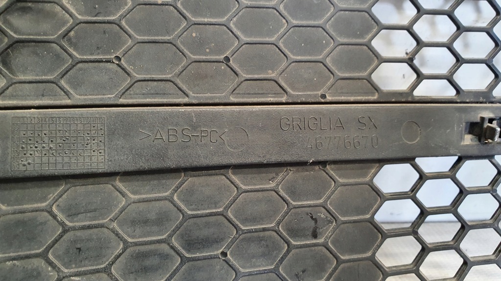 фото №8, Alfa romeo 147 решётка бампера левая оригинал