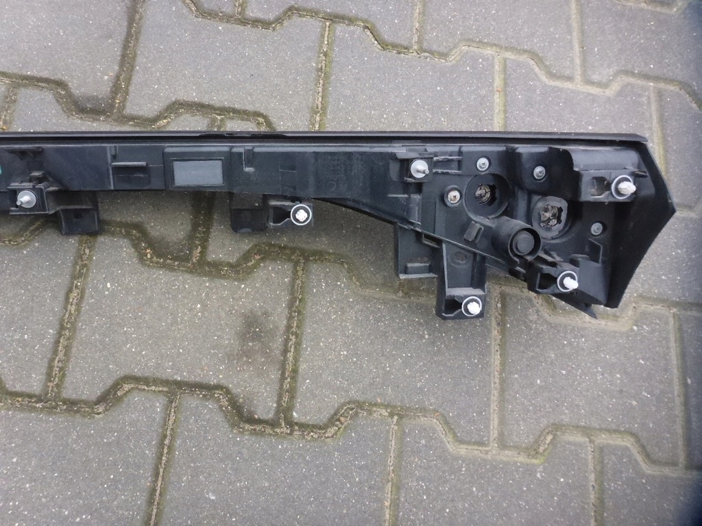 фото №9, Toyota bz4x лампа задняя накладка w крышка оригинал europa