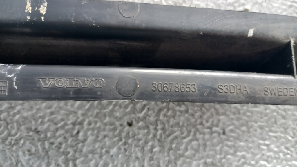 фото №8, Абсорбер задня напрямна бампера volvo xc70 30678653