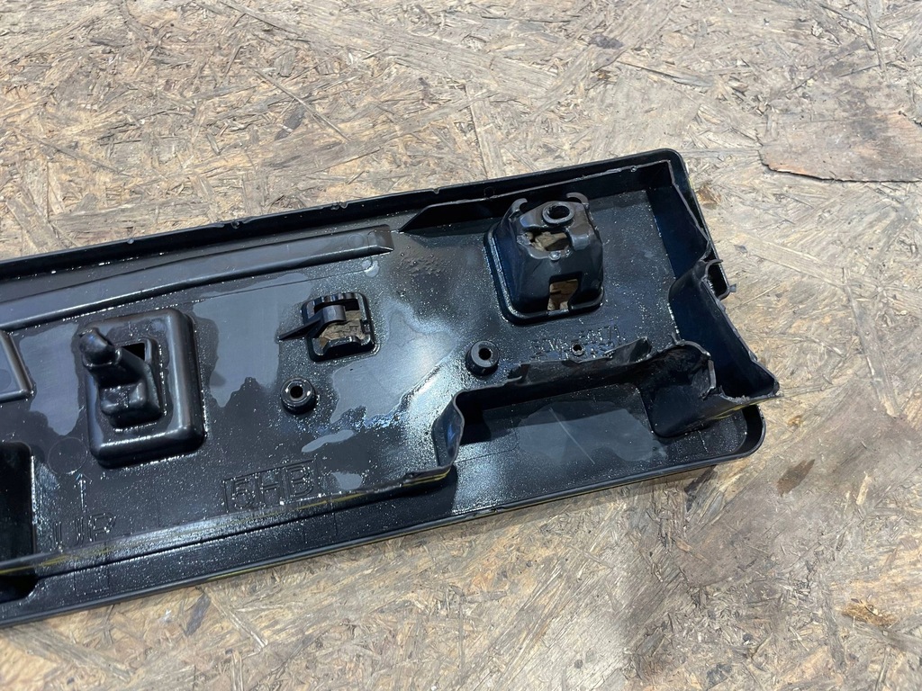 фото №11, Mazda 3 bp iv 4 19- hb молдинг подкладка pod номерной знак бампер перед передняя