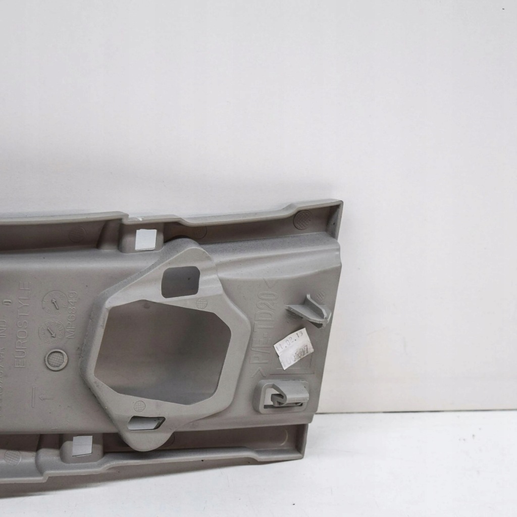 фото №7, Renault zoe 2015 права сторона захист верхній стійка / b