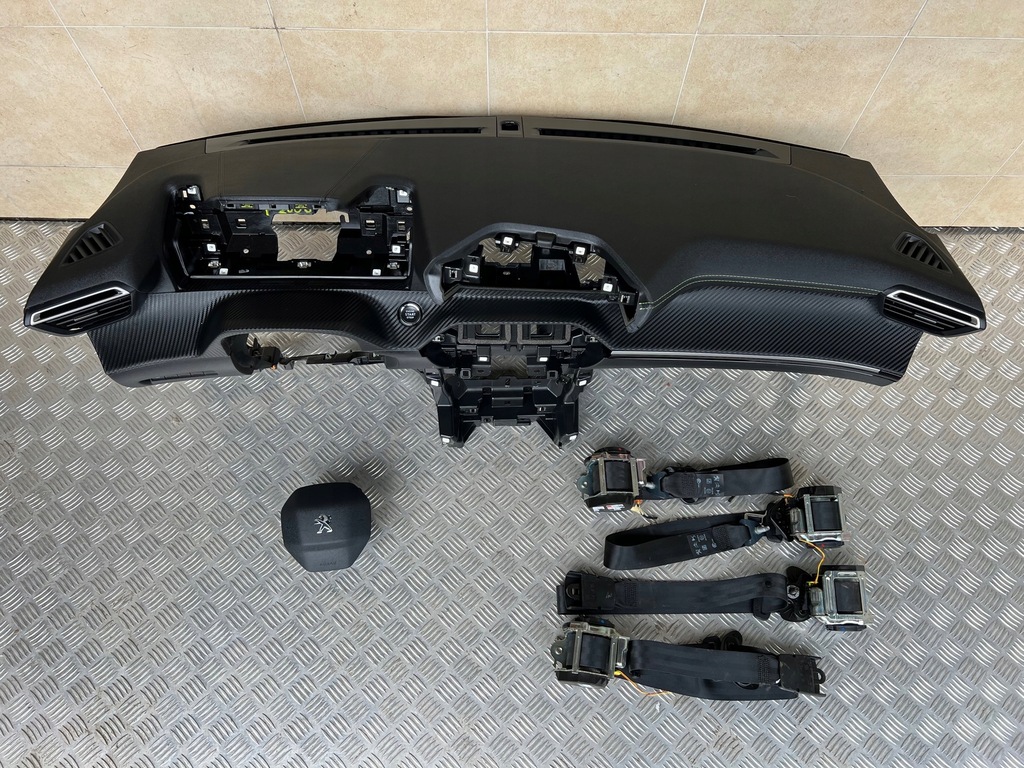 фото №1, Приборная панель консоль приборная панель подушка безопасности peugeot 2008 ii