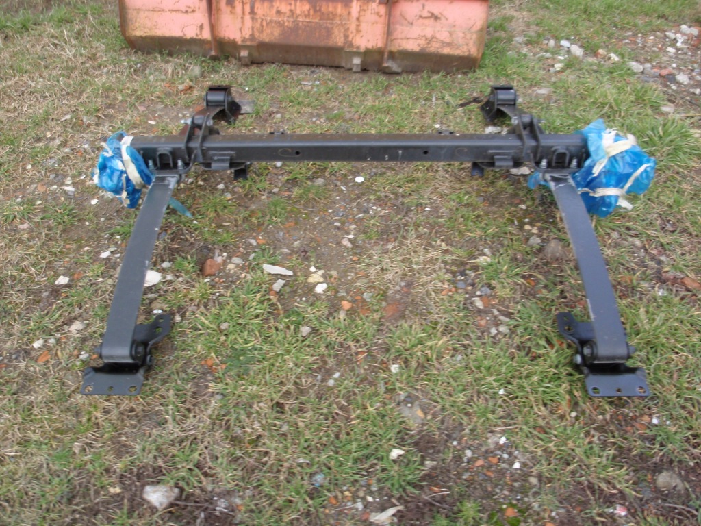 Задня балка вісь  ресора амортизатор стабілізатор тримач  до mastera movano Оригінал