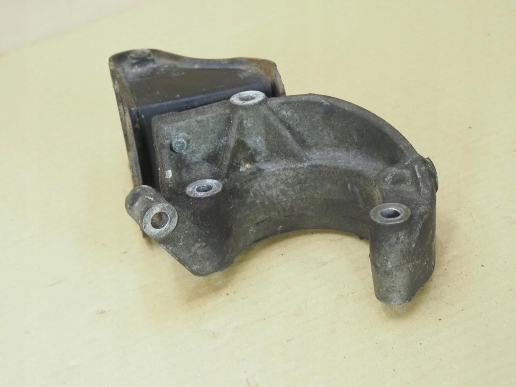 фото №5, Кронштейн двигуна suzuki swift mk6 2008r m13a 1.3 16v