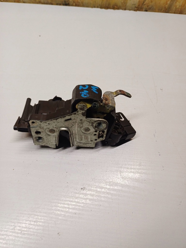 фото №1, Mercedes-benz оригинальный номер 2027203535