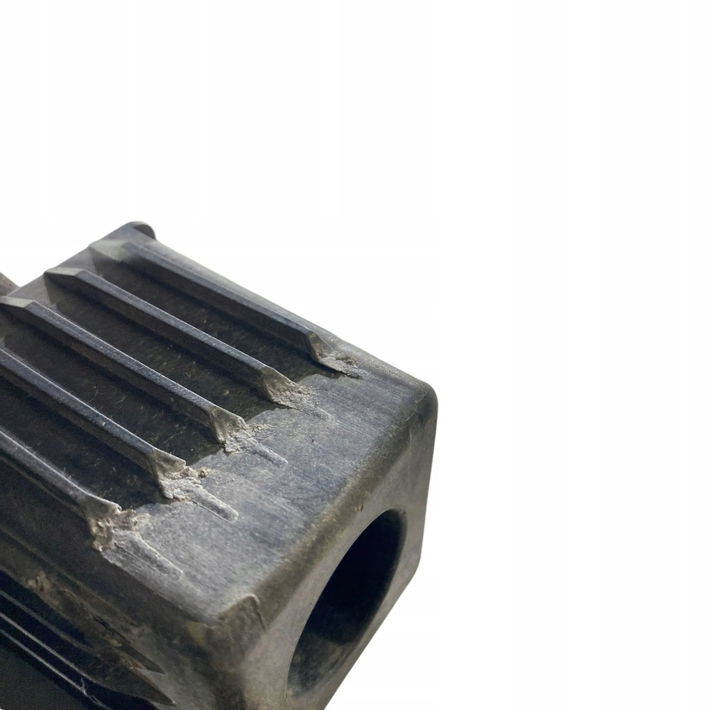 фото №8, Alfa romeo stelvio 2019 разъём домкрата переключения передач