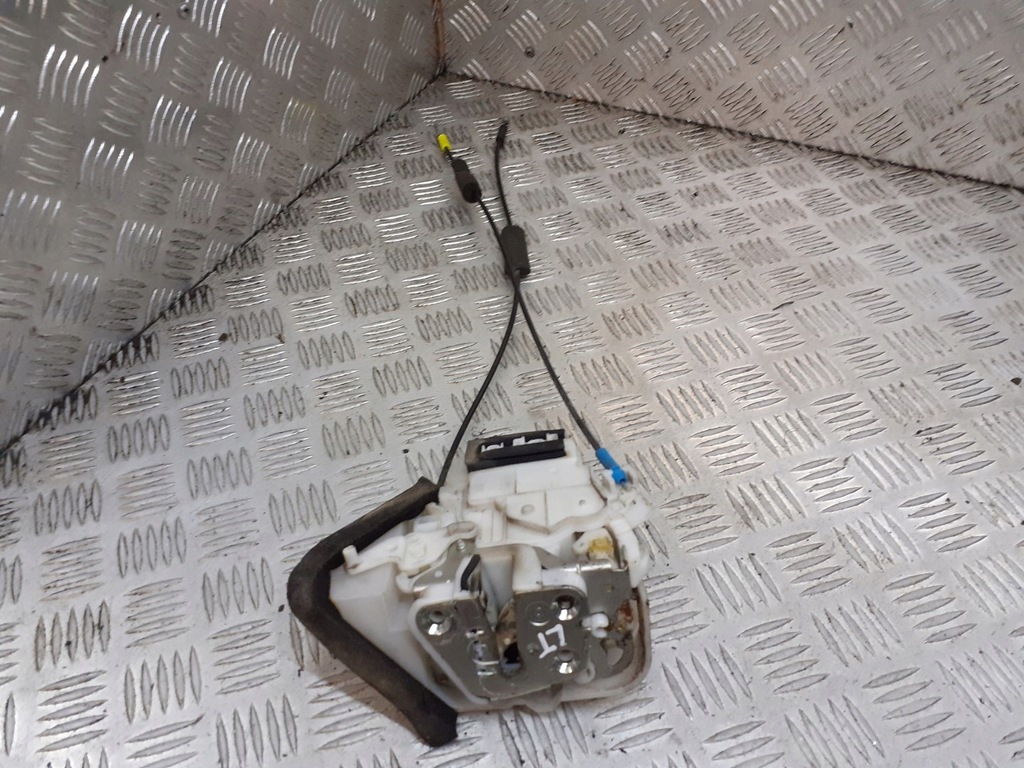 фото №1, Замок дверь левый задняя subaru impreza gh 2pin