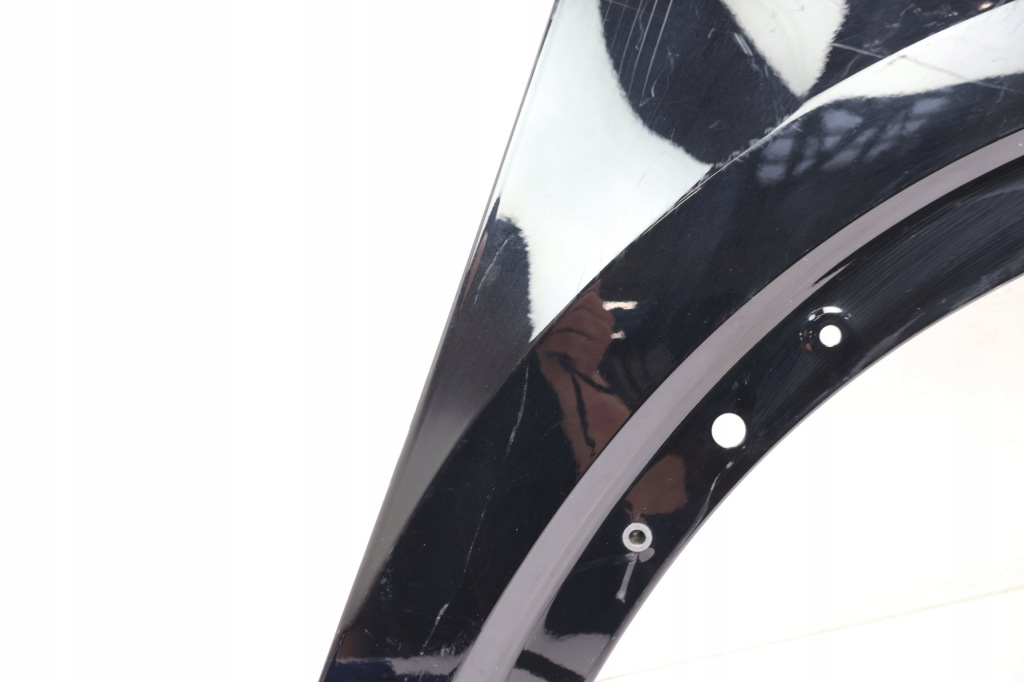 Audi q8 крыло  правый  перед с Разборки