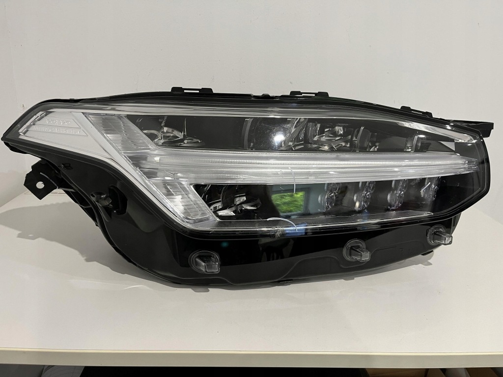Купить Volvo xc90 2 фара правый перед full led active high beam 32228689