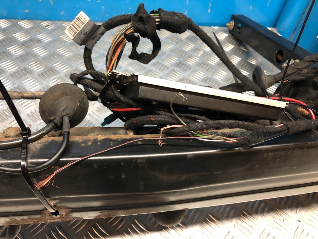 фото №10, Mercedes w220 оригінальний hak буксирувальний a2206102625