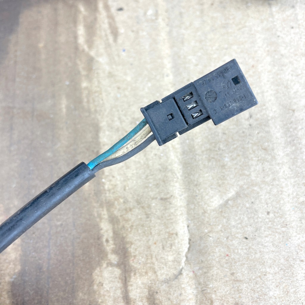 Mercedes ml w164 датчик положение положение крышки a1648201910 Недорого