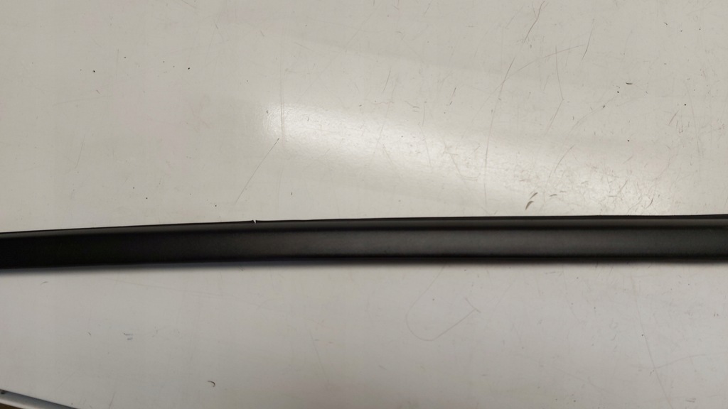 фото №11, Peugeot 5008 i молдинг стекло лобовое