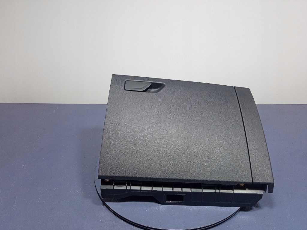 фото №1, Skoda scala бардачок пассажира eu 655857097c