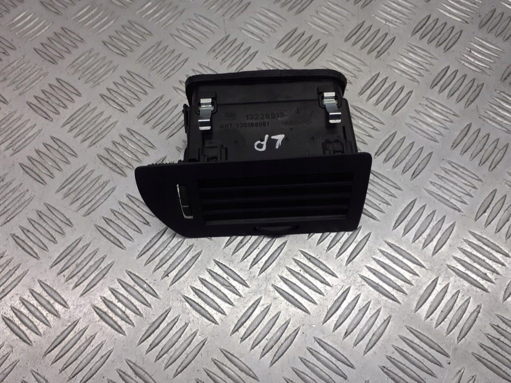 Купить Решётка обдув левая opel astra h 1.7 cdti 13228917