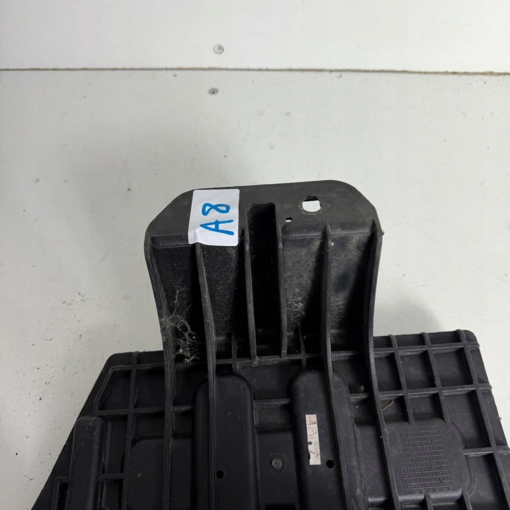 Кронштейн основание аккумулятор hyundai ix35 kia sportage 3 оригинальный номер 37150-2s200 Недорого