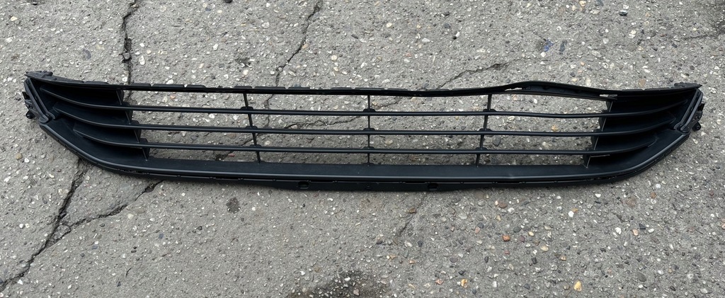 фото №1, Lexus rz решётка бампера 53117-46020