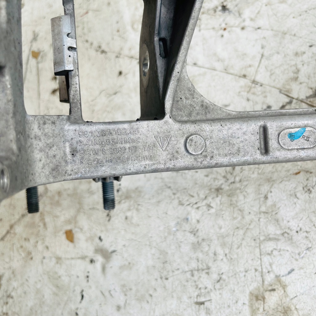 фото №8, Кронштейн подрамник задняя левая правое porsche cayman boxster 981