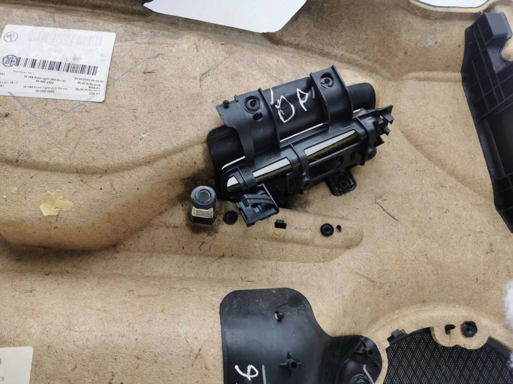 Mercedes-benz ml w164 2006 обшивка дверь передних a1647201470 с Разборки