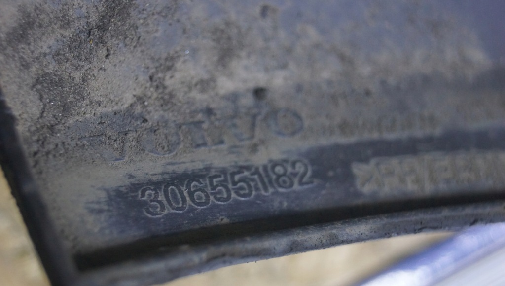 фото №13, Молдинг крыла правая перед volvo xc90 30655182