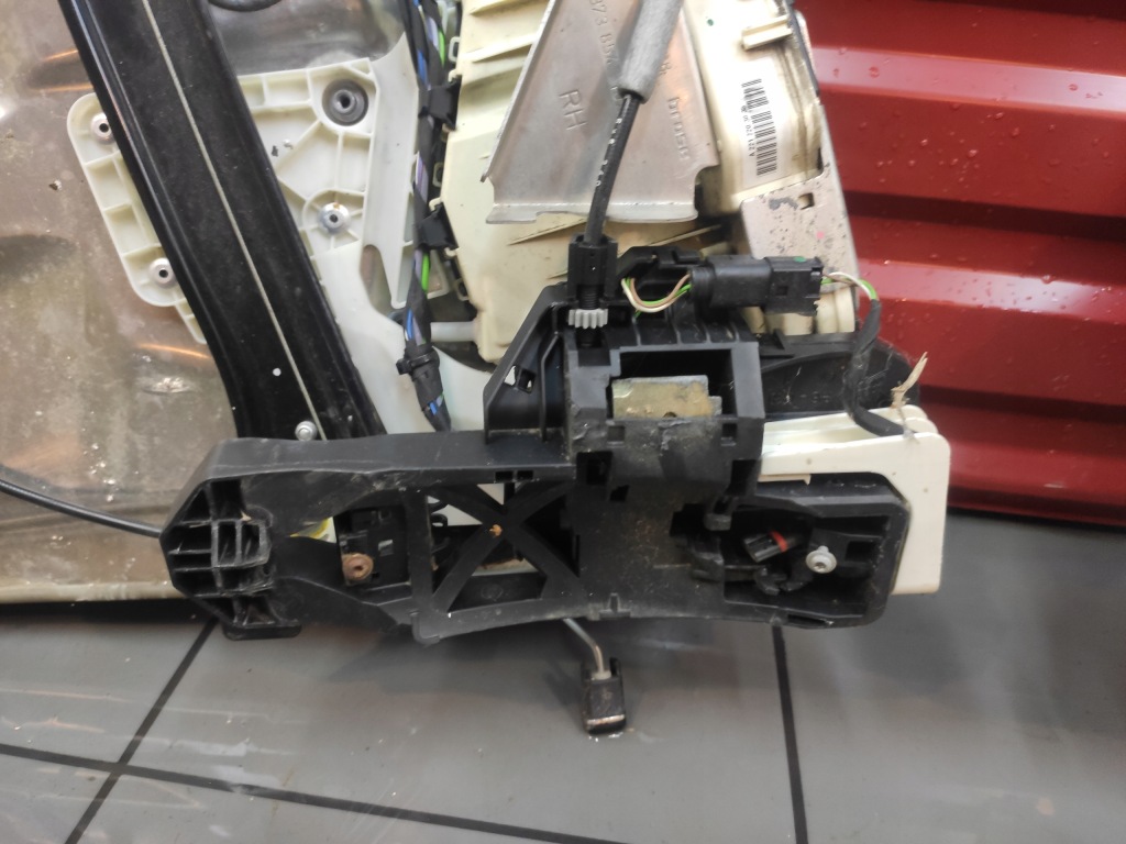 фото №6, Mercedes w221 замок доводчик правый перед доводчик дверь