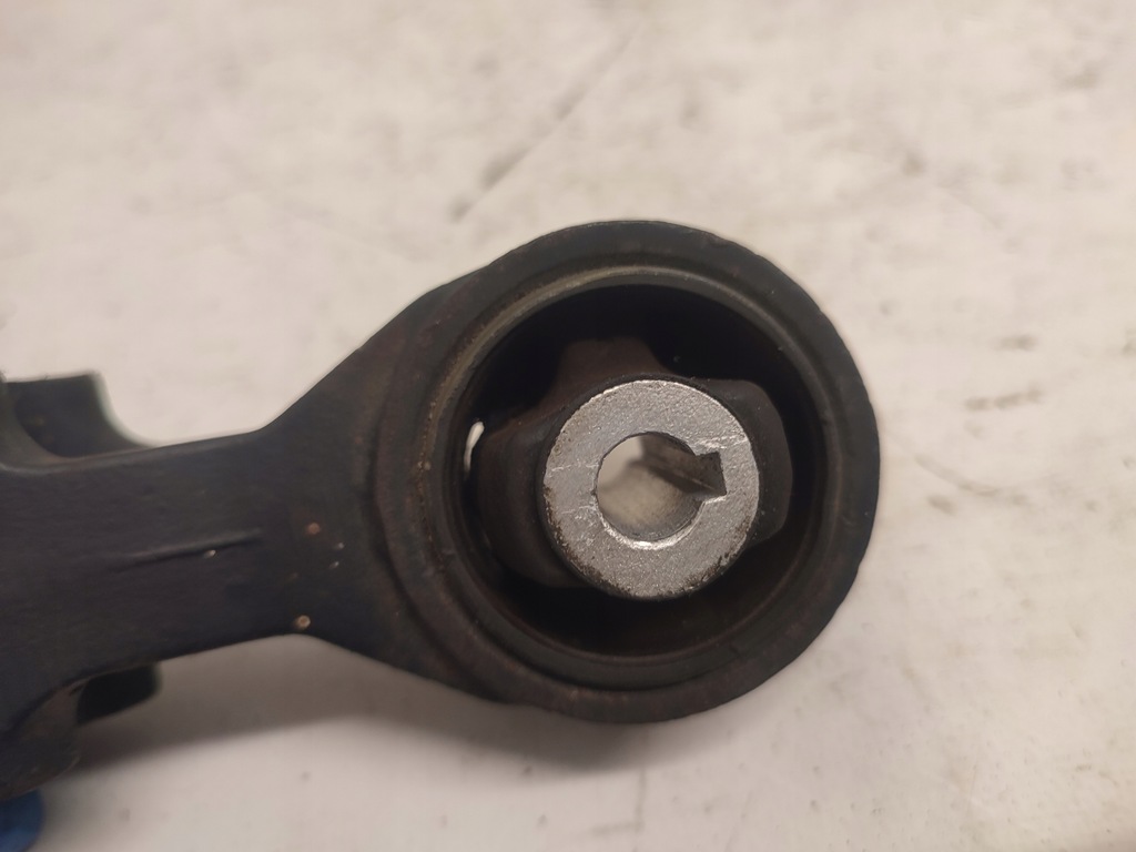 фото №4, Citroen c5 iii кронштейн кронштейн двигателя 2.0 140