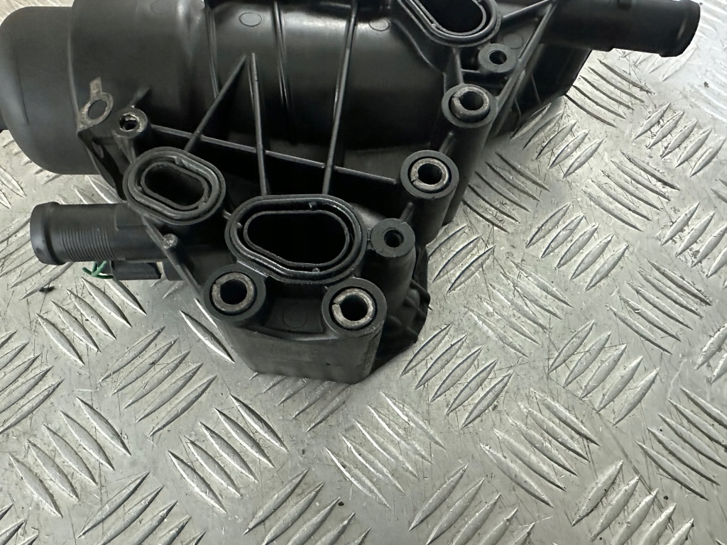 Renault megane iii 1.6 dci основание фильтра масла 152085948r в Украине