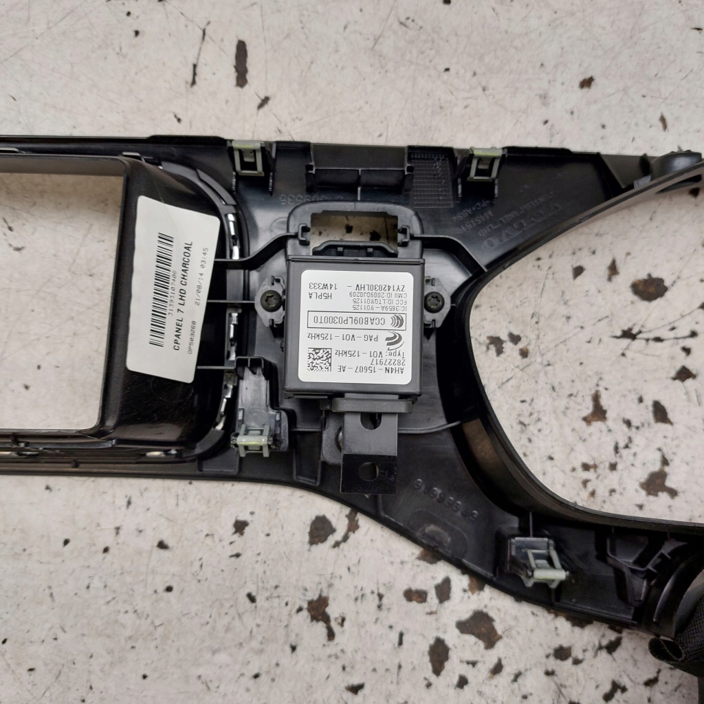 Купить Volvo v40 ii r-design 2014 рамка корпус спидометра дисплея 31393363