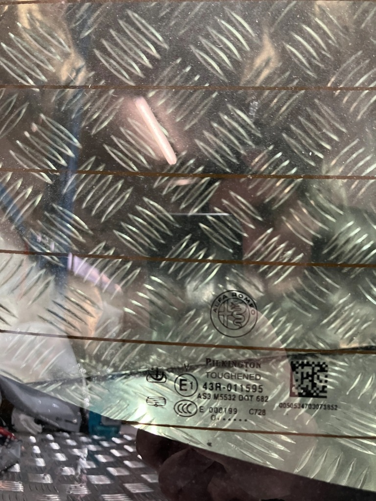 фото №3, Скло задня задня alfa romeo giulia 20r