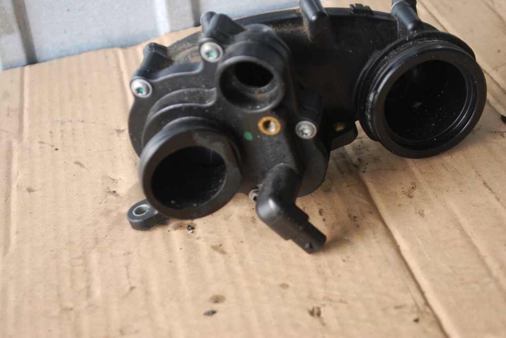 фото №3, Корпус термостата audi 3.0 tdi crt 059121111bm