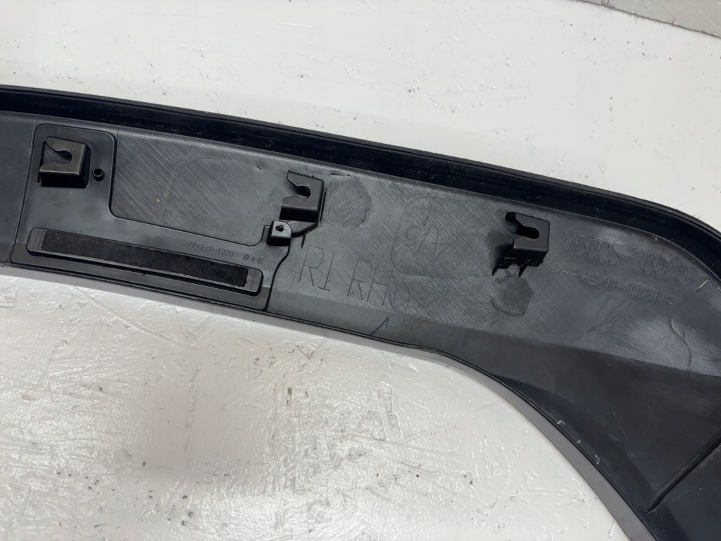 фото №11, Lexus ux правая молдинг крыла задняя 75605-76010