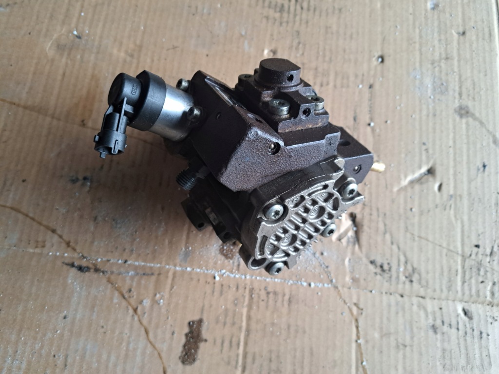 фото №3, Насос упорскування renault koleos trafic laguna espace 2.0 dci 8200690744