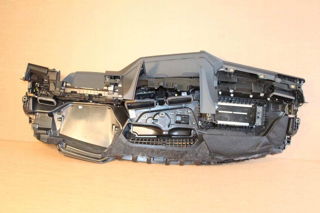 фото №8, Консоль приборная панель приборная панель оригинал audi e-tron 55