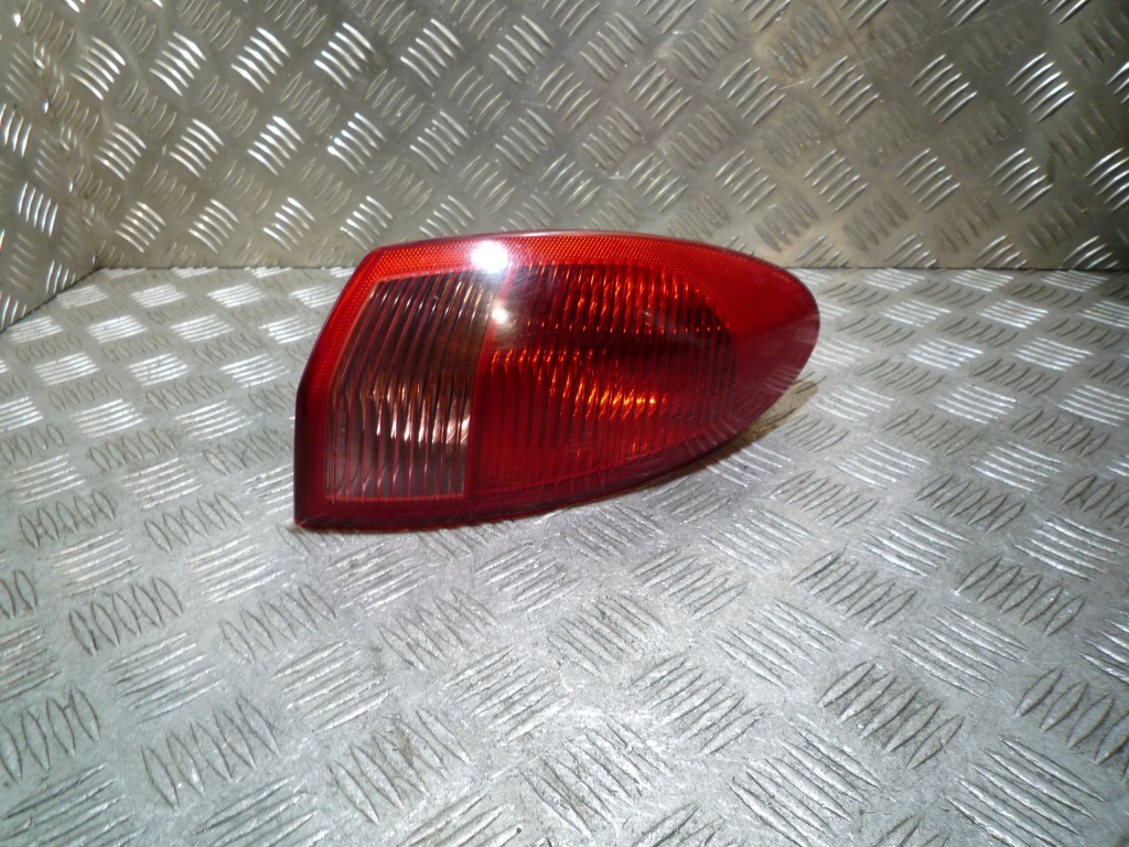 Купити Лампа задній задня права w крила alfa romeo 147 hb
