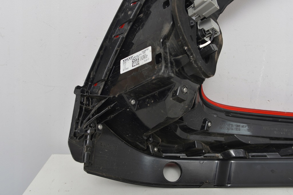 фото №15, Volvo xc40 ii лампа права задня правий задня 31446791