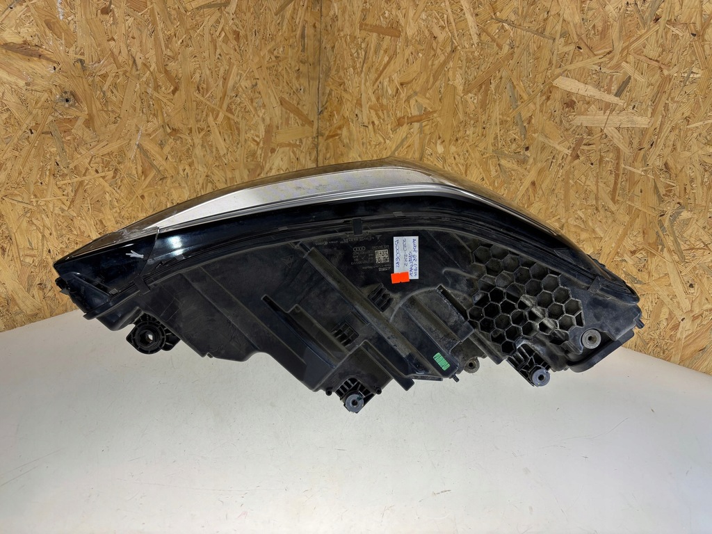 фото №9, Audi q8 e-tron 2023 лампи передні