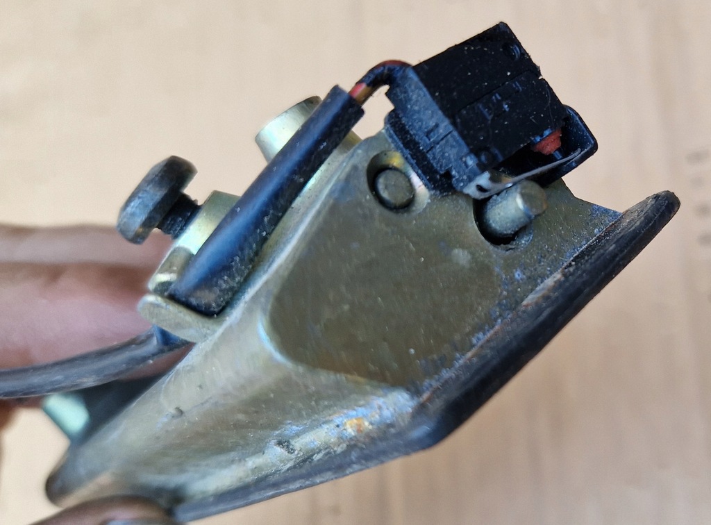 фото №7, Vw golf iv bora kombi ручка кришки 1j0827566b