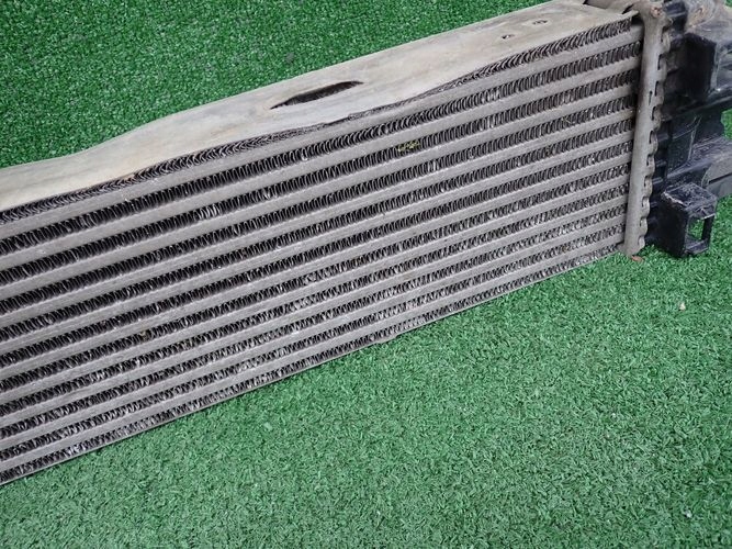 Купить Tarfic vivaro 1.6dci интеркулер