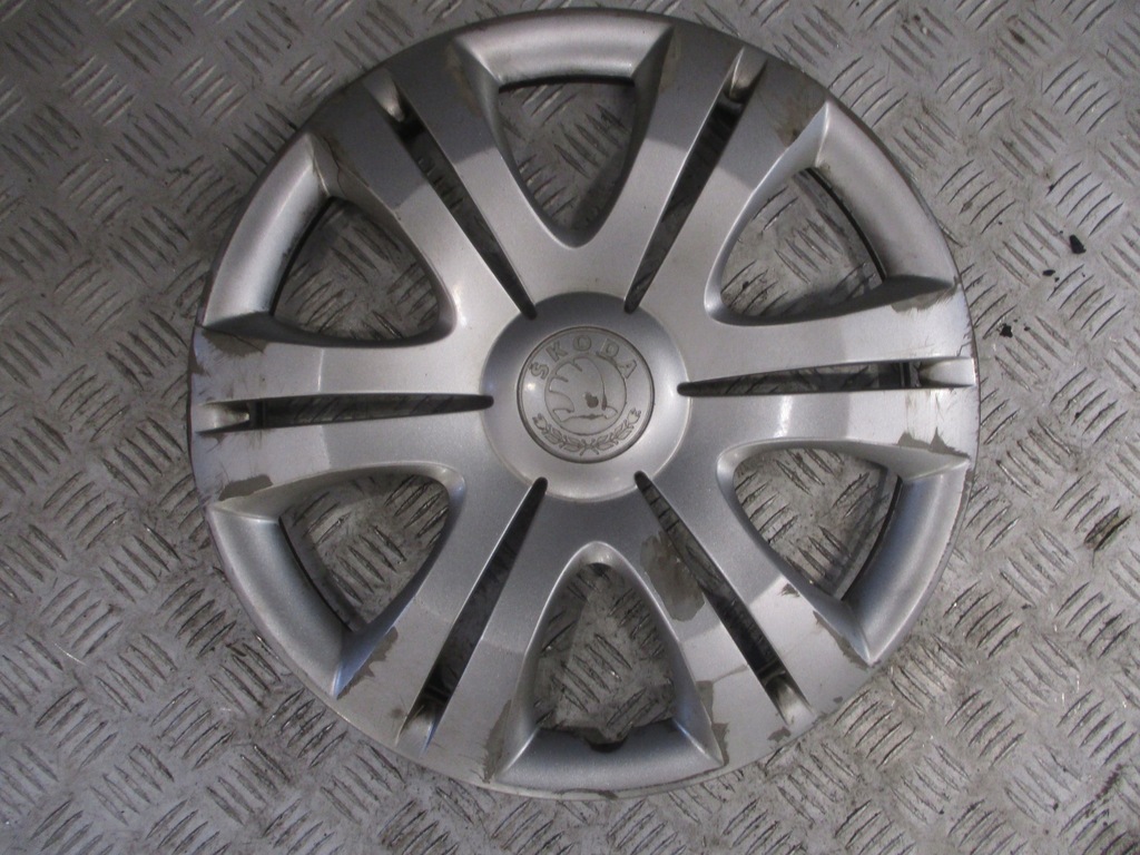 фото №1, Колпак skoda roomster r15 15" 5j0601147h