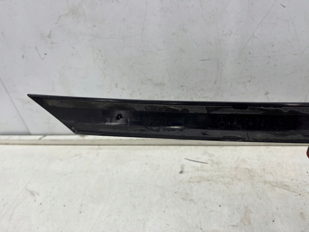 Молдинг mercedes glc x254 w254 22r.- накладка крышки багажника средняя Доставка