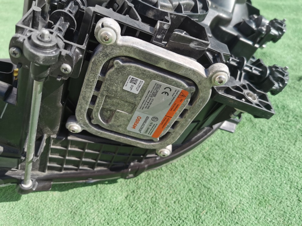 Mercedes actros mp4 фара правый  перед передняя ксенон led a9618206739 в Украине