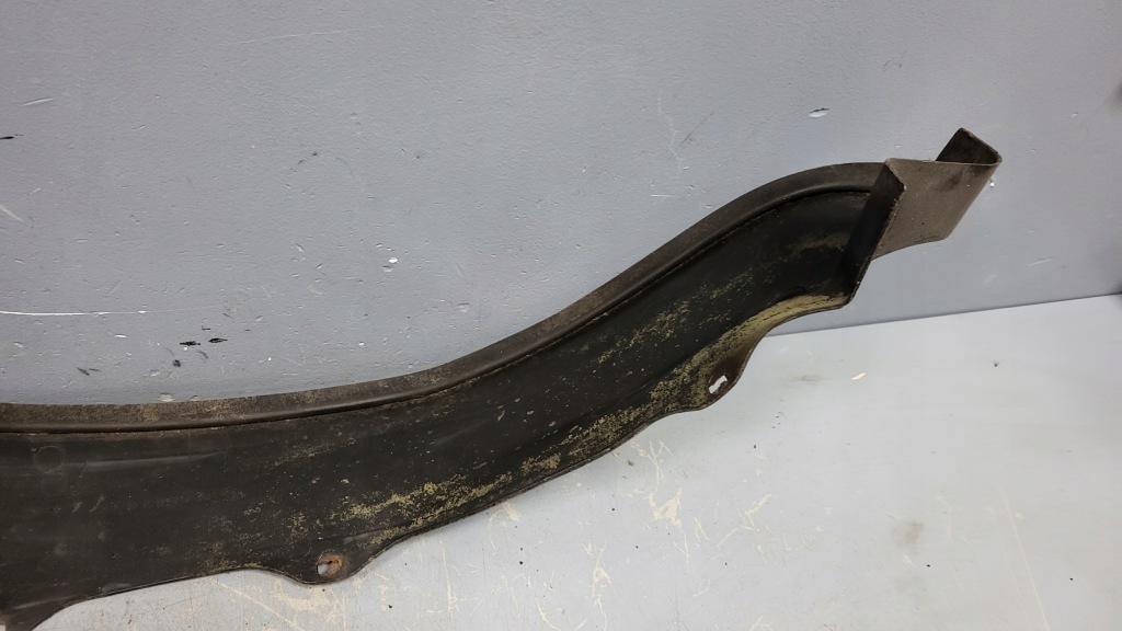 Підкрилок праві перед mercedes w123 1238840635 оригінал Недорого