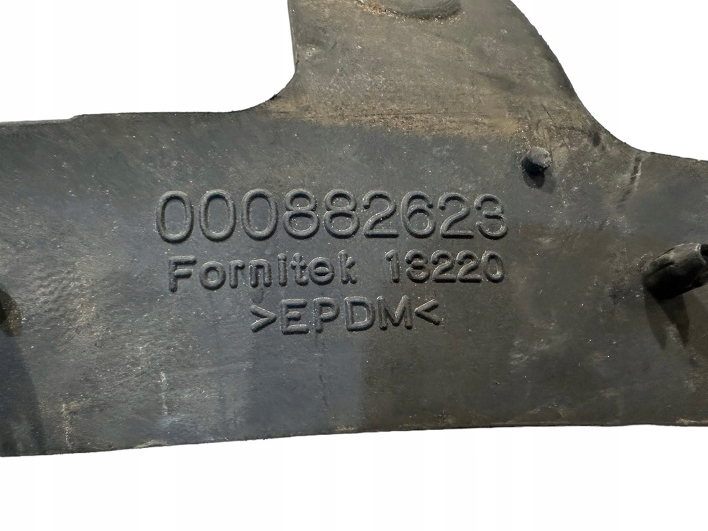 фото №5, Ferrari sf90 прокладка гумовий елемент плита захист підвіска rh 882623