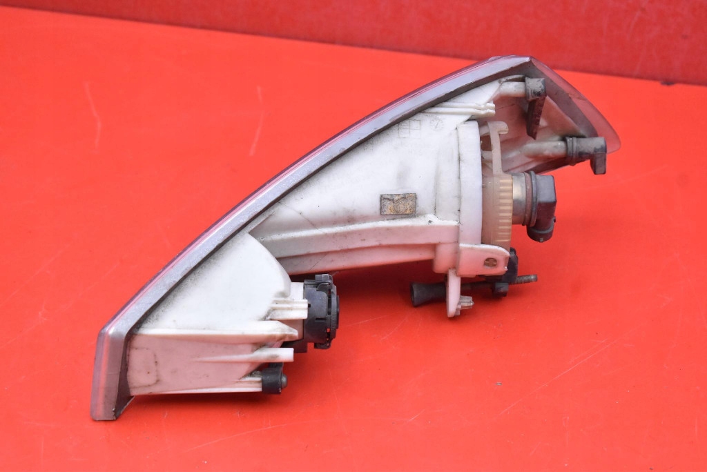 фото №4, Протитуманна фара правий перед передній 271562-00 citroen c5 ii x7 iii 08-17